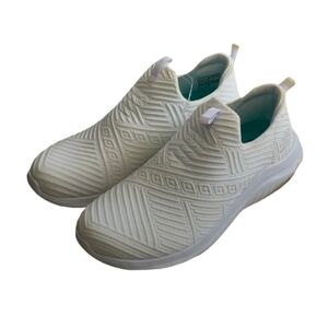 Skechers Woman’s 8 Slip Ons White Sneakers Runners Shoe Comfy